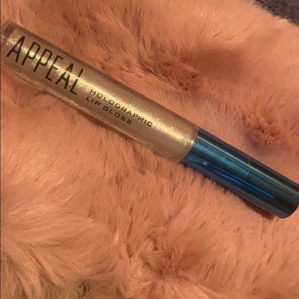 lip gloss